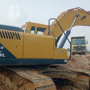HYUNDAI R215