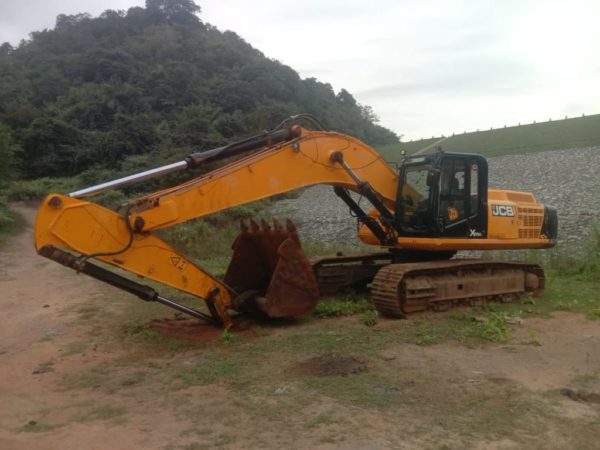 JCB JS380
