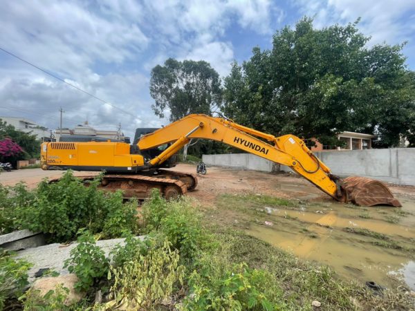 HYUNDAI R300LC-7