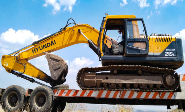 HYUNDAI R215