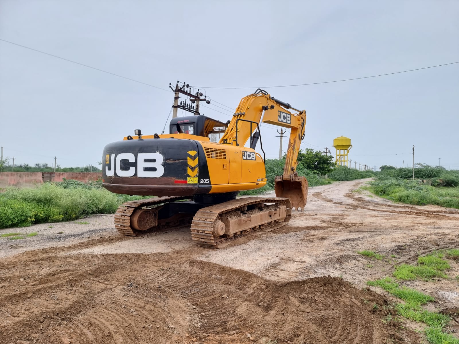JCB JS 205 | YantraLive