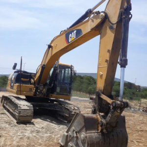 CATERPILLAR 323D3