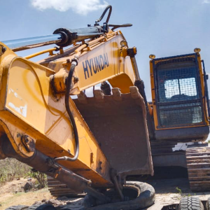 HYUNDAI R215