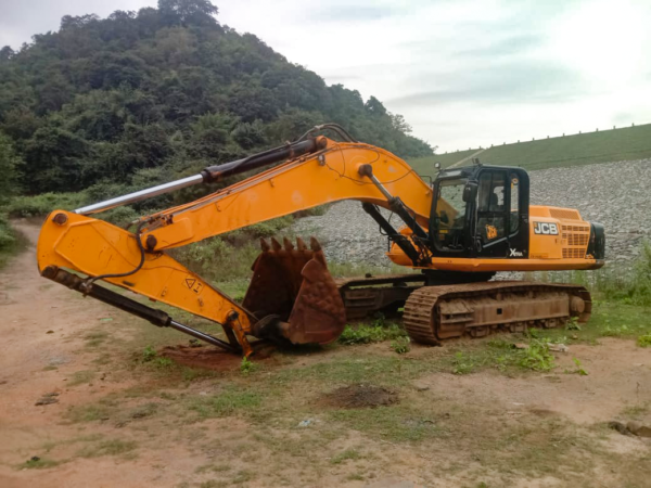 JCB JS380