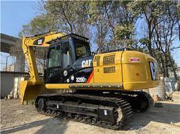 CATERPILLAR 320D2