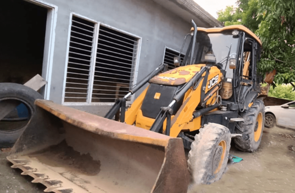 JCB 4DX